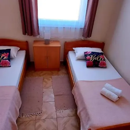 Molnar Apartamento *